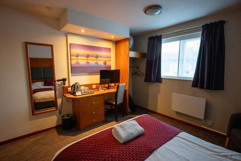 Room 5, Saram Lodge Lichfield, Staffordshire