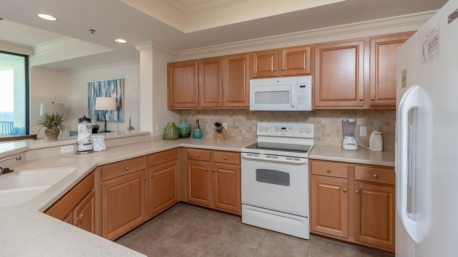 Private kitchen 3, Phoenix Ix 902 2 Bedroom Condo, Escambia