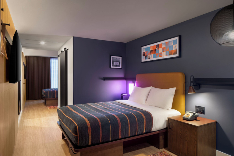 Room 5, Moxy Ottawa Downtown, Ottawa