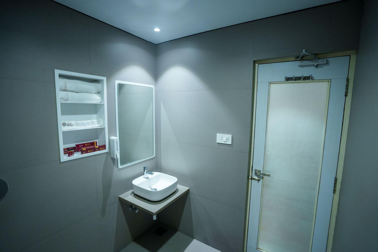 Bathroom 3, Hotel Easy Retreat, Valsad