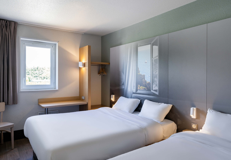 Bedroom 2, B&B Hotel Lorient Caudan, Morbihan