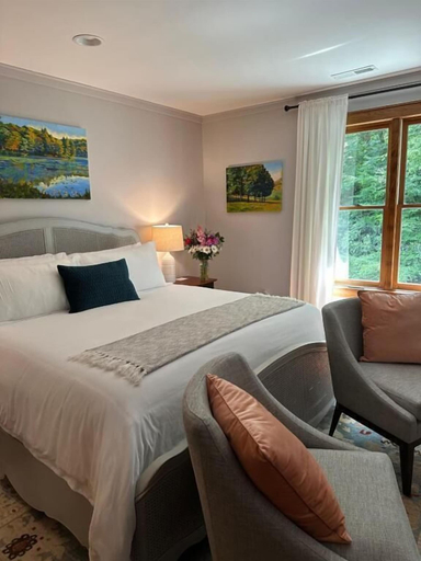 Room 4, Lovill House Inn, Watauga