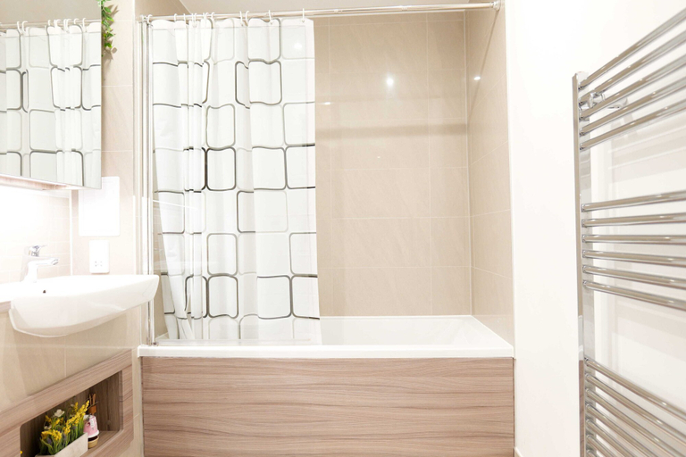 Bathroom 3, Abbey Nest 1 Bed 1 Bath Apartment, London