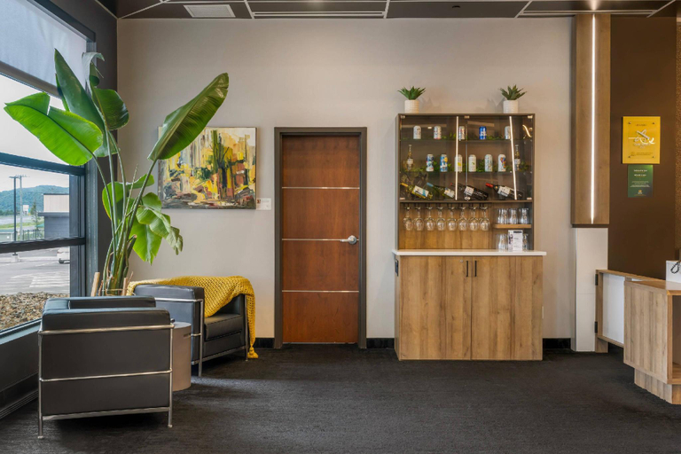 Food & Drinks 5, Quality Hotel & Conference Centre, Madawaska