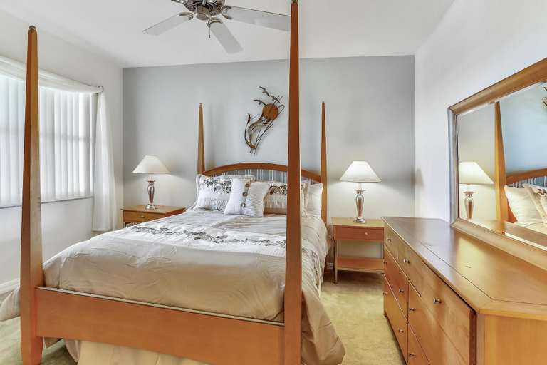 Bedroom 3, Tides 4-642, Pinellas