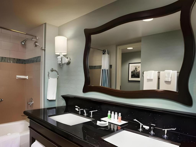 Bathroom 5, Disneyland® Hotel, Orange