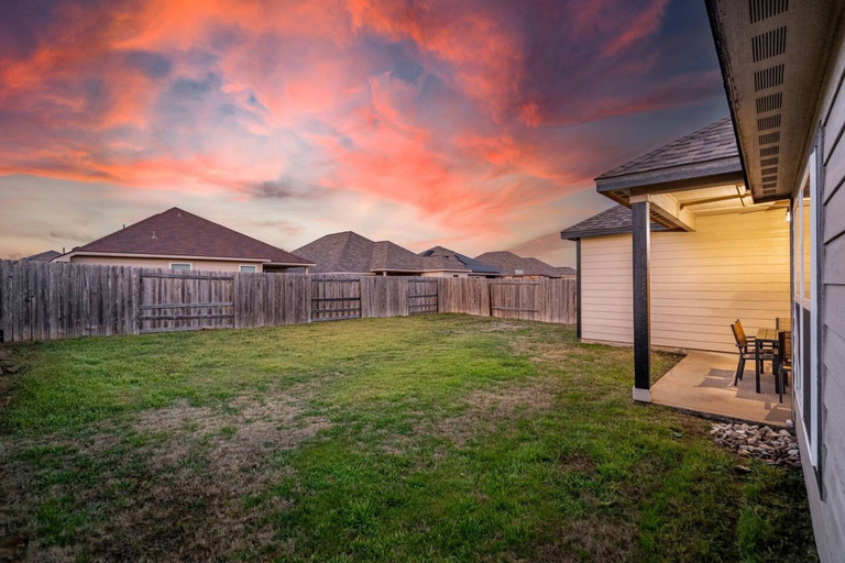 Room 2, One Level Home Foosball Crib Office Space Yard, Tarrant
