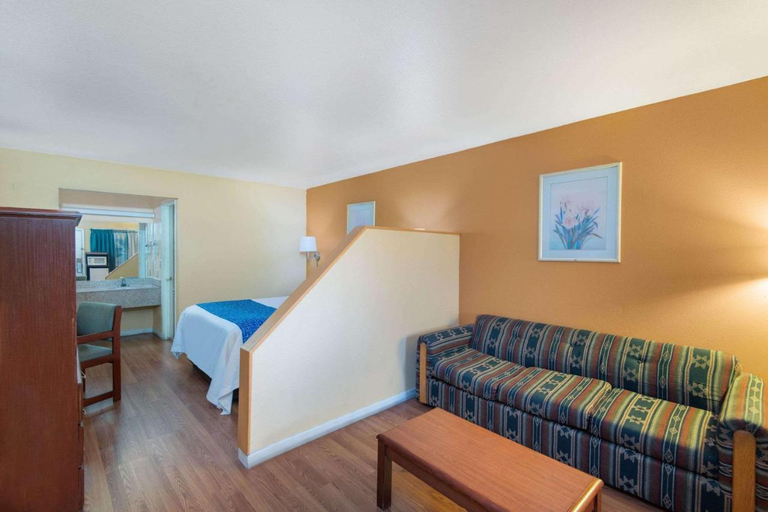 Bedroom 3, Travelodge by Wyndham Kingman, Mohave