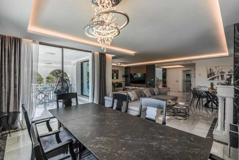 Interior 5, Calle las camelias, Málaga