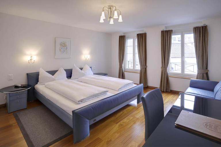 Bedroom 2, Weisses Roessli Swiss Quality Hotel, Schwyz