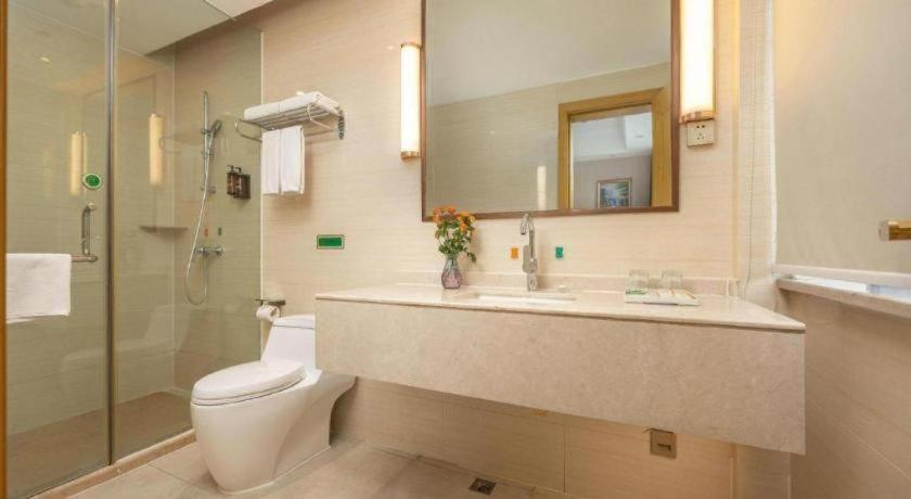 Bathroom 3, Vienna Hotel Bishan Central Street, Chongqing