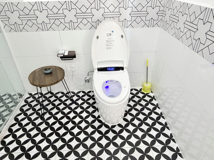 Bathroom 5, Eastern Garama Resort, San Juan
