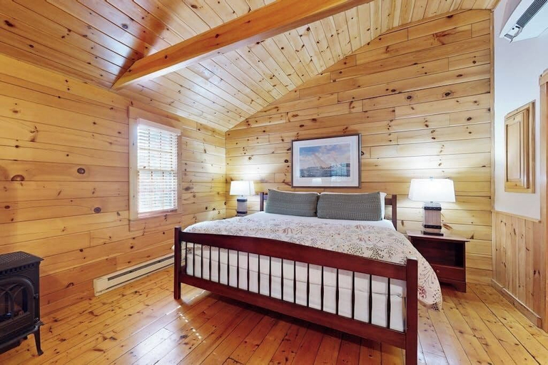 Room 2, Point Lookout North, Waldo