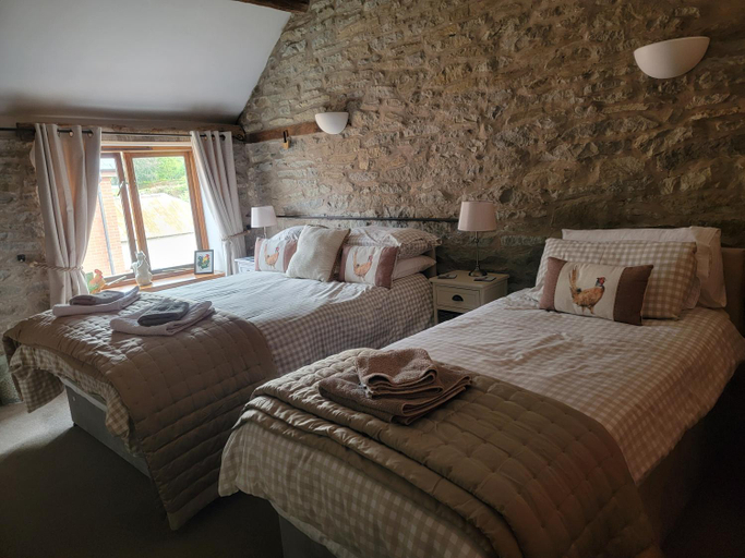 Bedroom 2, George & Dragon Inn, Shropshire