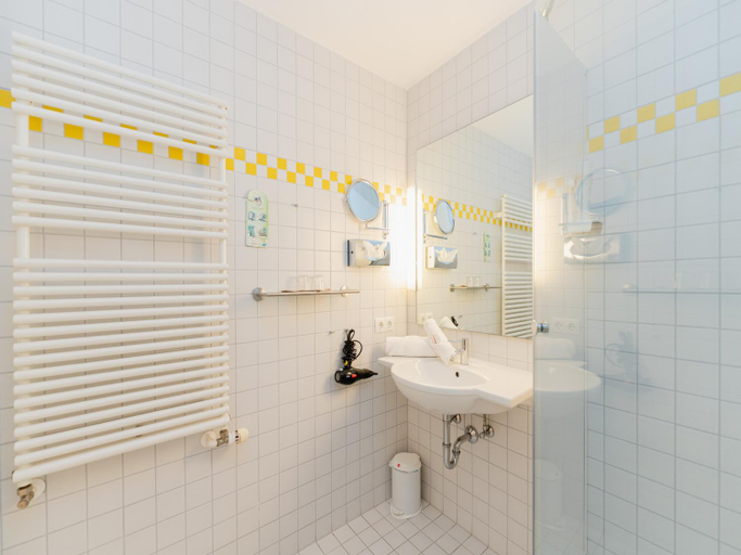 Bathroom 3, Klostergasthof Roggenburg, Neu-Ulm