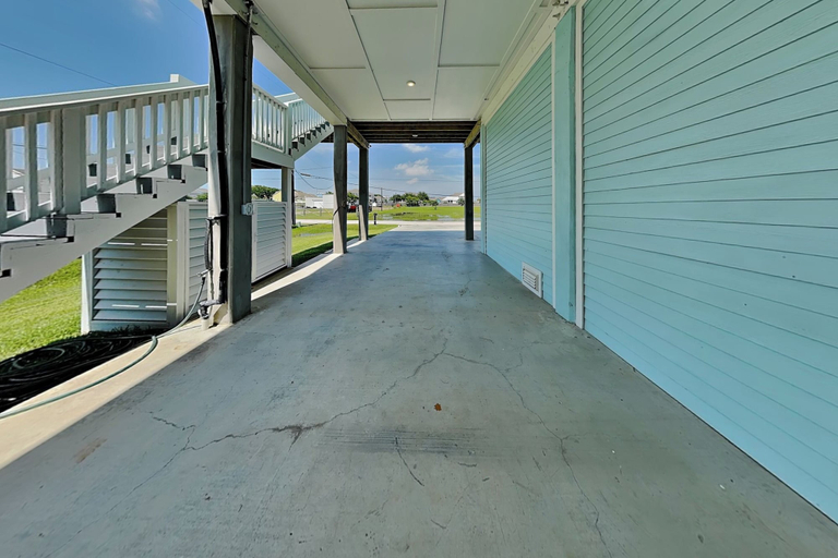 Property amenity 3, Tiki Pool Club, Galveston