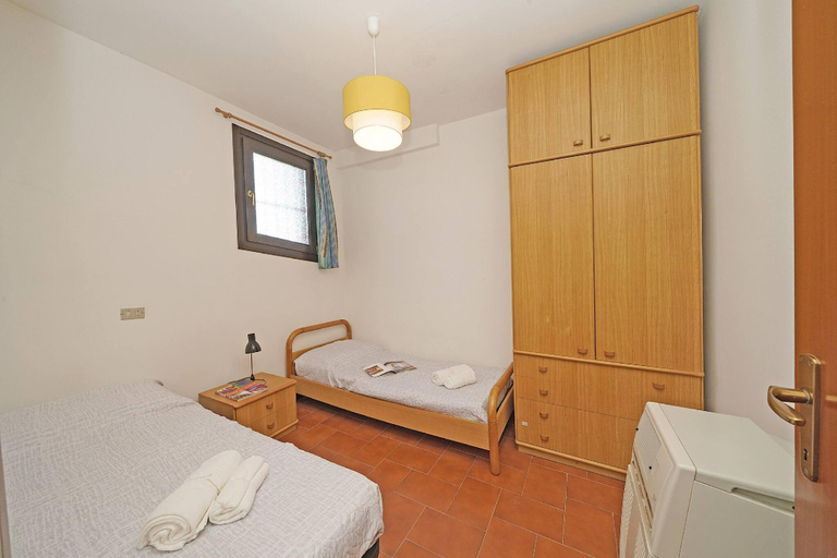 Bedroom 4, Apartment in Moniga del Garda, Brescia