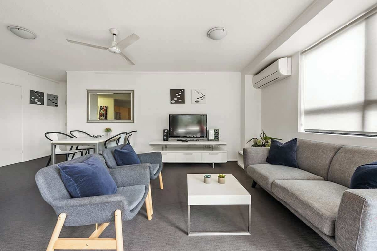 Interior 3, Resort Living < 10mins CBD ~ 2bed / 2bath / 1car, Brisbane