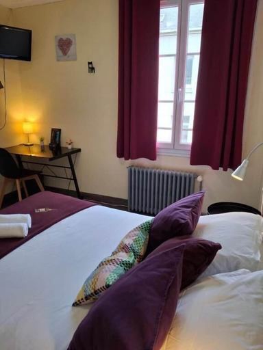 Bedroom 4, LOGIS HOTEL DES REMPARTS, Manche