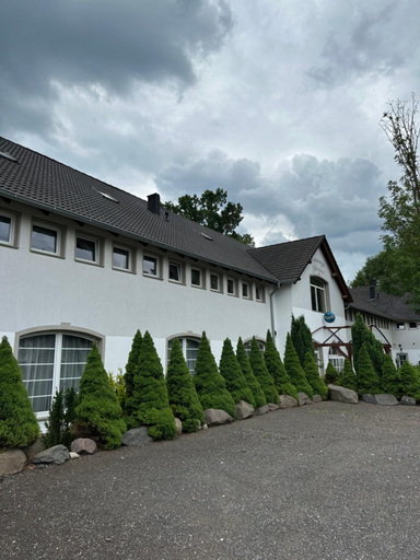 Exterior view 2, Viktorjan, Strzelce