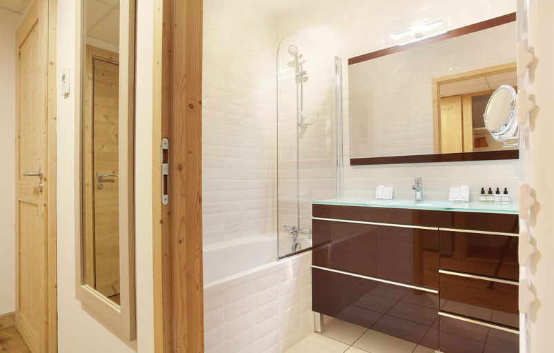 Bathroom, Hotel et Spa Le Chamois by Odalys, Haute-Savoie