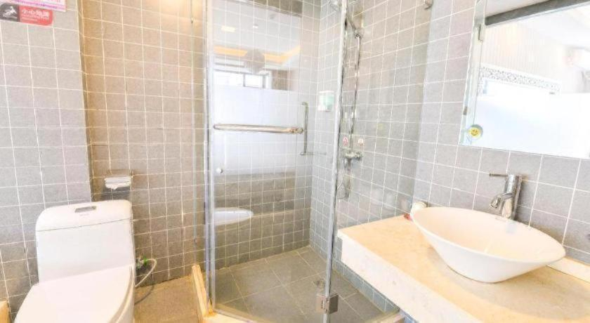 Bathroom 4, Impression Li River Hotel (Guilin North Railway Station Branch), Guilin