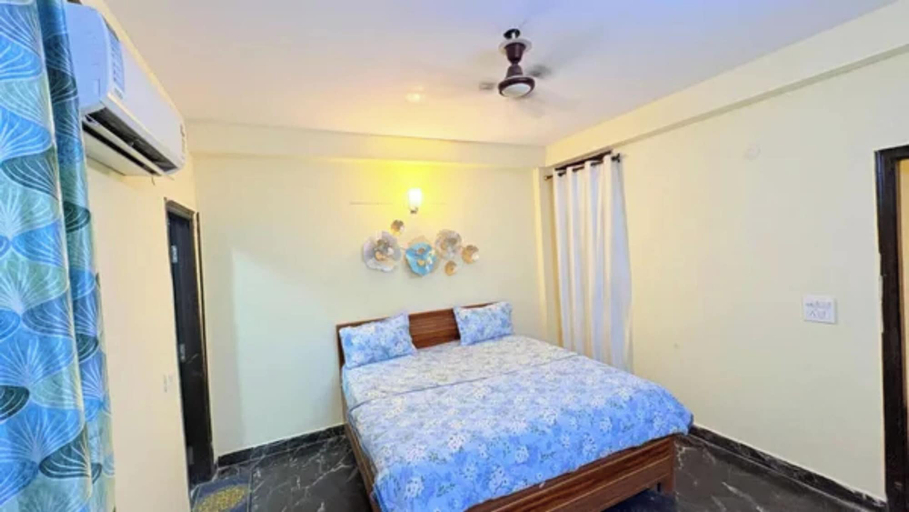 Room 5, Via Platinum Key, Delhi