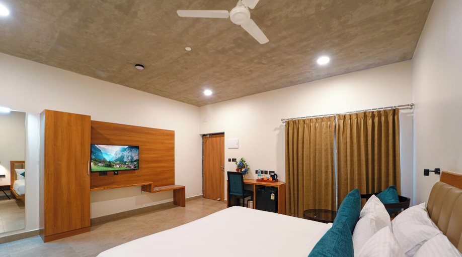 Room 5, LEISURE RESORT, Viluppuram