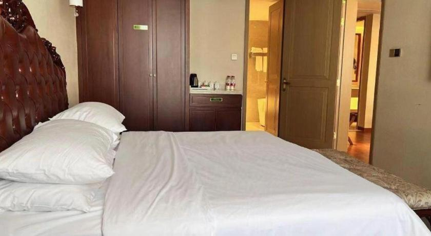 Bedroom 2, Vienna Hotel Xinfeng West High-Speed Railway Station, Ganzhou