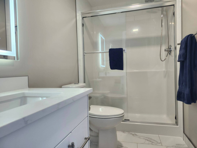 Bathroom, Amazing Medium & Long Term Rentals in Drumheller, Division No. 5