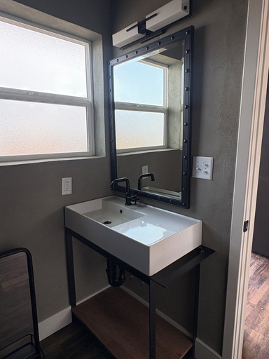 Bathroom 2, The Other Side Inn, Salt Lake