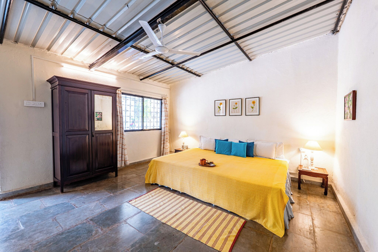 Room 3, CosmicStays The Outhouse, Pune