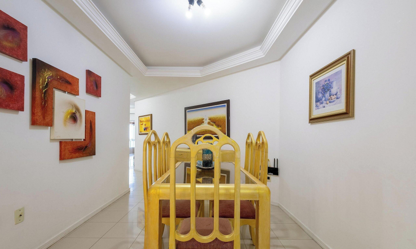 Dining 2, Apt Ocean View and Beachfront Dnl0201, Itapema