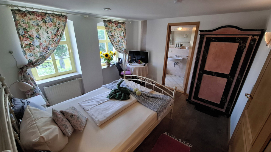 Bedroom 3, Hotel Auberge Mistral, Mittelsachsen