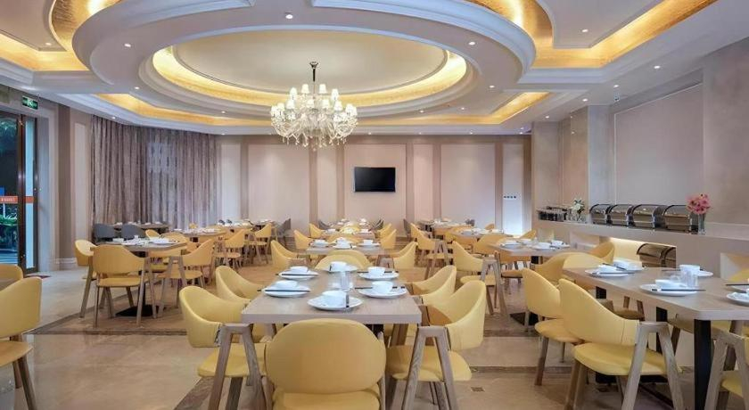 Food & Drinks 4, Vienna Hotel Bishan Central Street, Chongqing