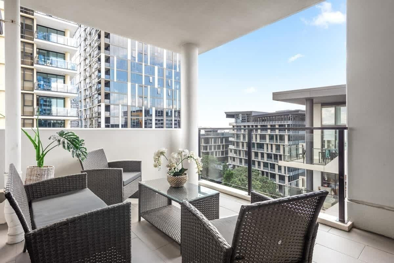 Interior 2, South Bank Sensational! ~ 2bed/2bath/1car/pool!, Brisbane