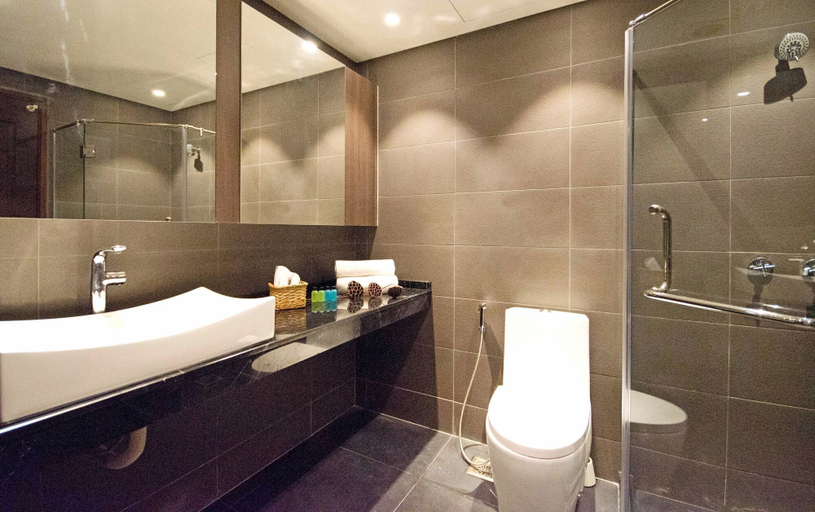 Bathroom 5, Crown Regency Serviced Suites, Kuala Lumpur