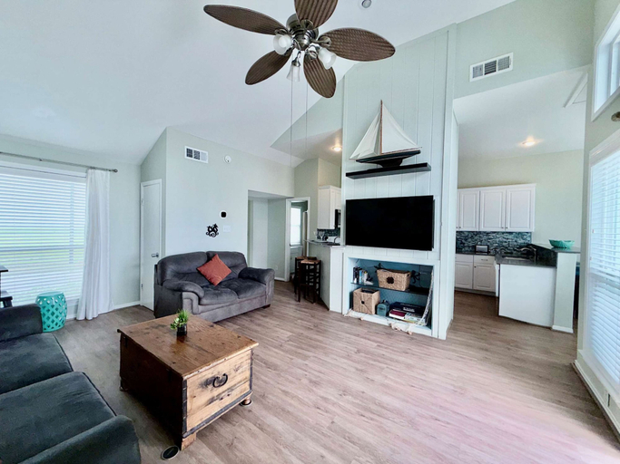 Living area 3, Casa Pelicano - Gulf Views, Galveston