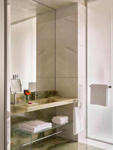 Bathroom 3, Palazzo Venezia, Como