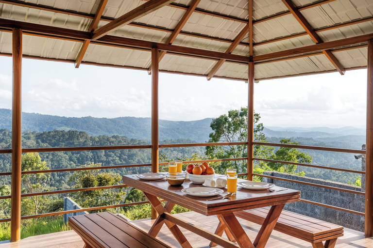 Outdoor dining 2, Alaya stays Jai hill 4 Room Cottage, Idukki