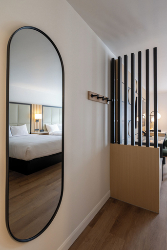 Bedroom 4, La Saguenéenne - Hôtel et Centre de Congrès, Le Fjord-du-Saguenay