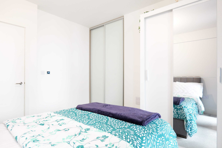 Room 2, Abbey Nest 1 Bed 1 Bath Apartment, London