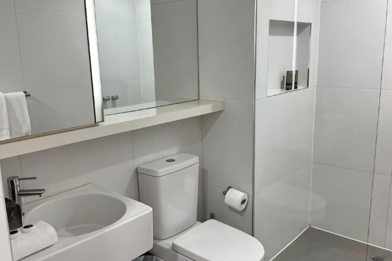 Bathroom 3, Adele Apartment Hotel East Melbourne, Melbourne