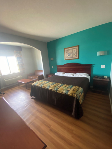 Bedroom 3, TROPICANA INN & SUITES, Dallas