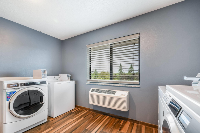Bathroom 4, AmericInn by Wyndham Baudette, Lake of the Woods