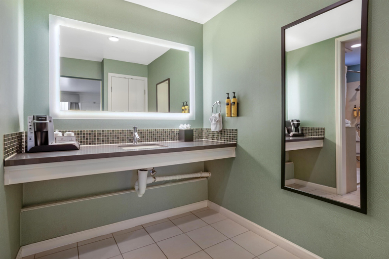 Bathroom 4, Best Western Plus Riviera, San Mateo