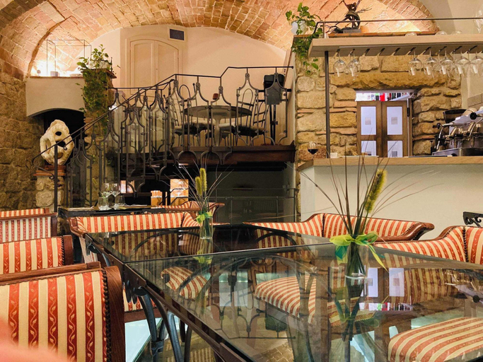 Food & Drinks 4, Albergodiffusovolterra, Pisa