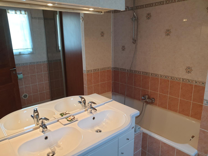 Bathroom, Arbitru, Corse-du-Sud
