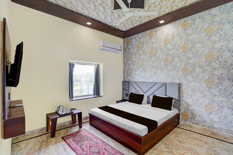 Room 5, Classic Ummed Palace, Mathura