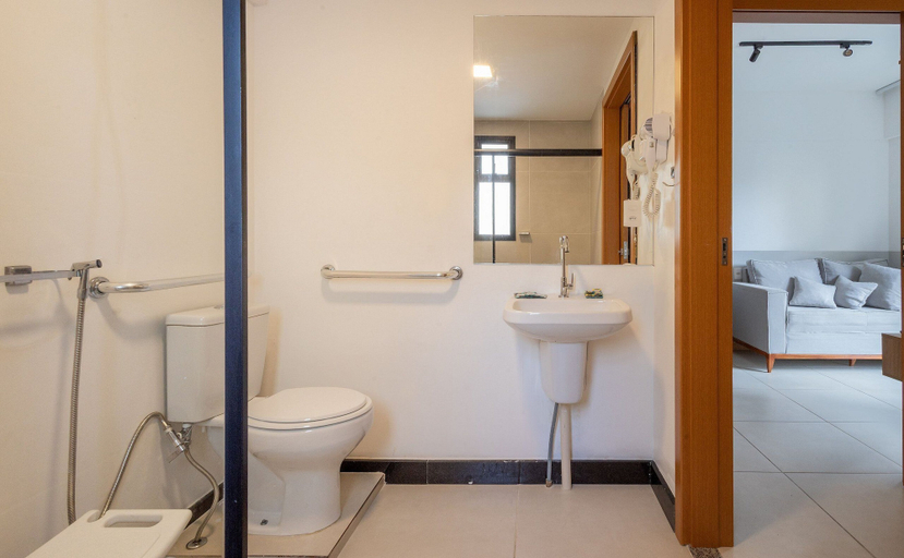 Bathroom 3, Porto Privilege Housi by Carpediem, Salvador